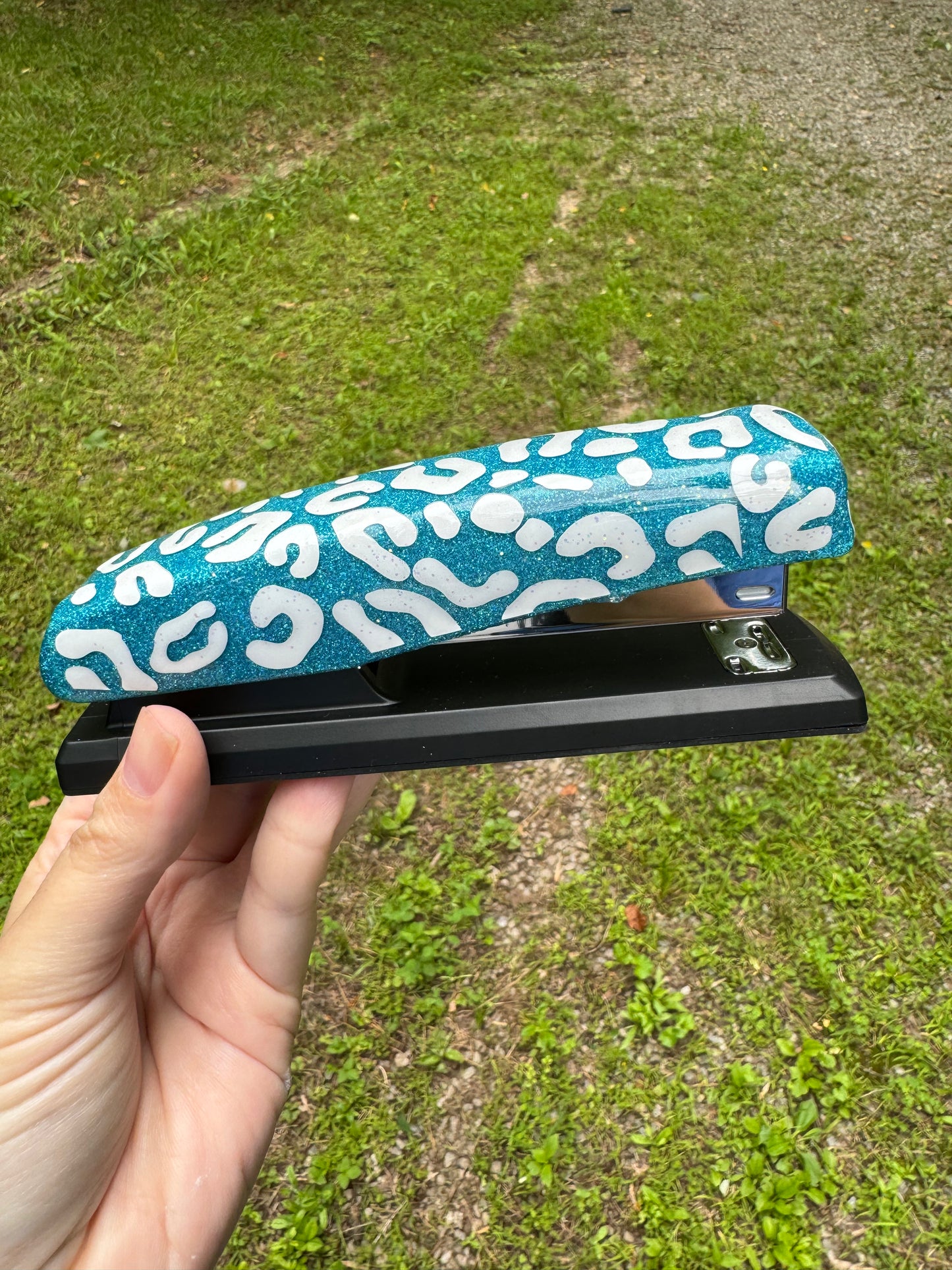 Blue leopard print stapler